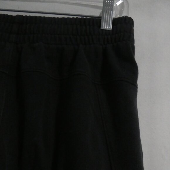 UNDER ARMOUR - Fitted | medium | Black Sweat Shorts | Waistband & Drawstring - Picture 11 of 14